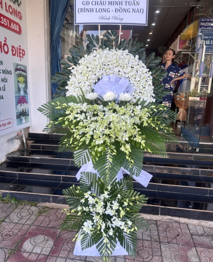 Lãng hoa chia buồn trắng tại bình long giao tận nơ