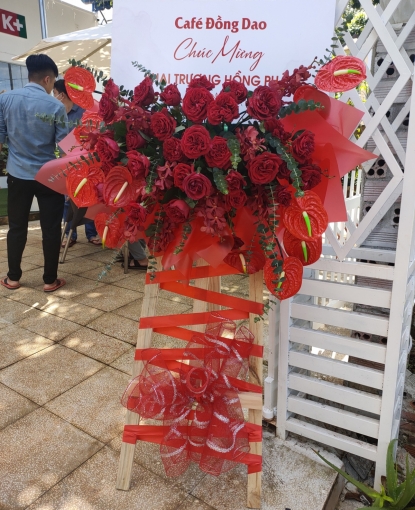 KỆ HOA TƯƠI CHÚC MỪNG