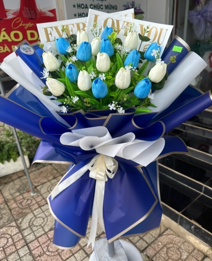 HOA BÓ VÀ GẤU