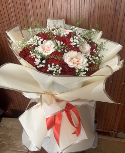 BÓ HOA HỒNG ĐỎ HỒNG NHẠT